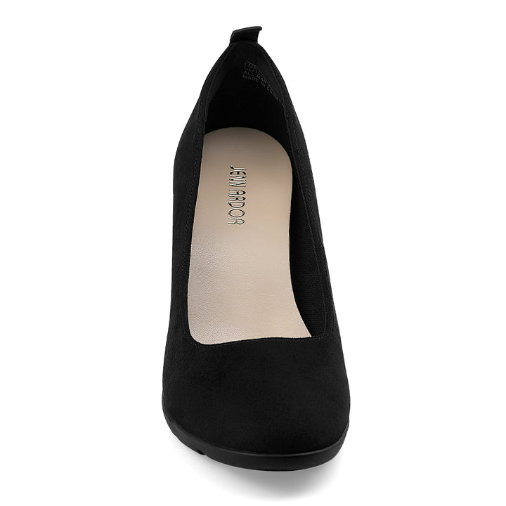 Black high-heeled shoe on a white background#color_black2