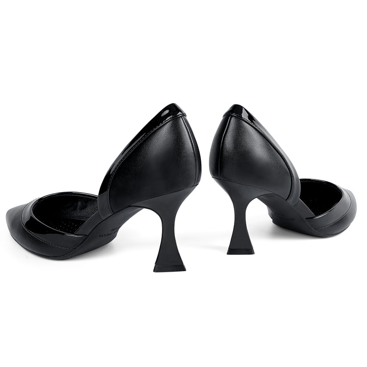 Rear view showing slim heel of black pumps#color_pblack