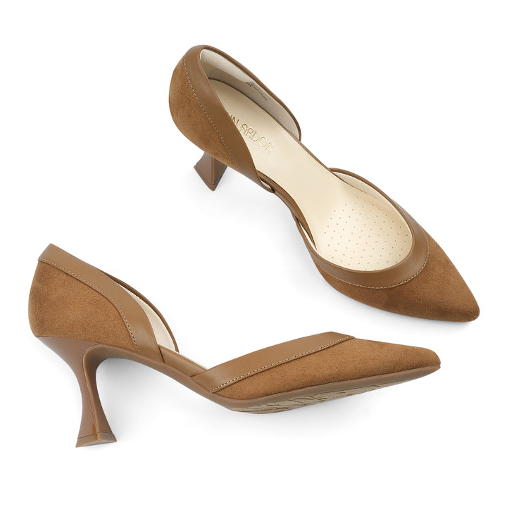 Side profile of low kitten heel d’Orsay pumps#color_brown