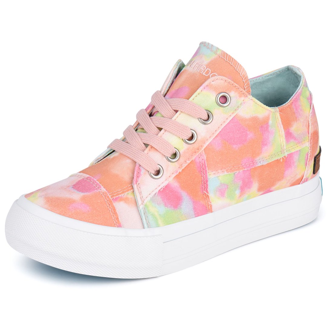 Multicolored sneaker with pink laces on a white background#color_orange